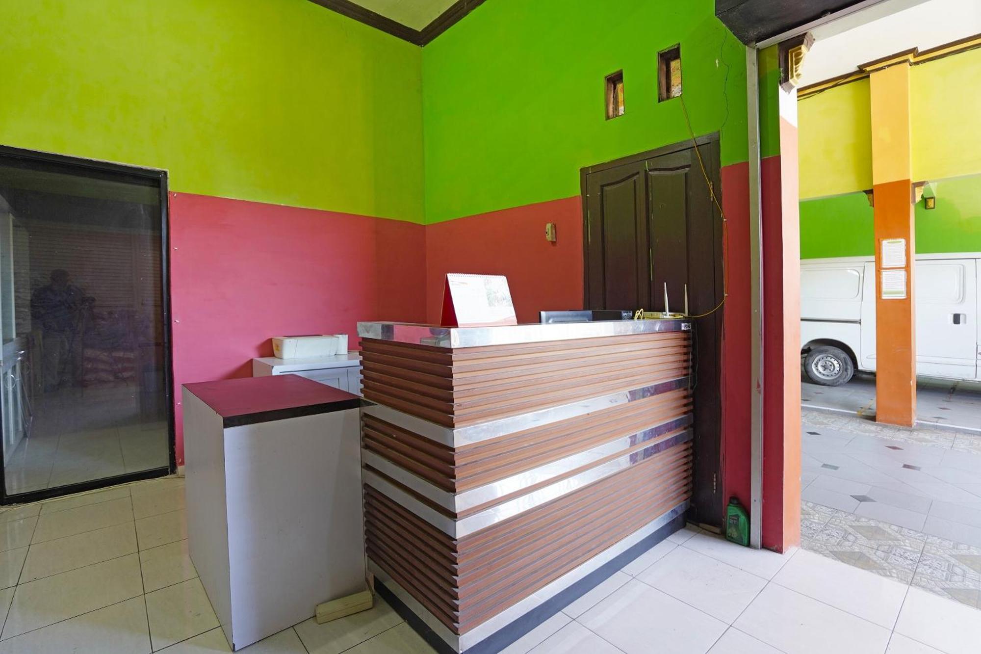 Oyo 91583 D'Cost Green Syariah Surabaya Kültér fotó