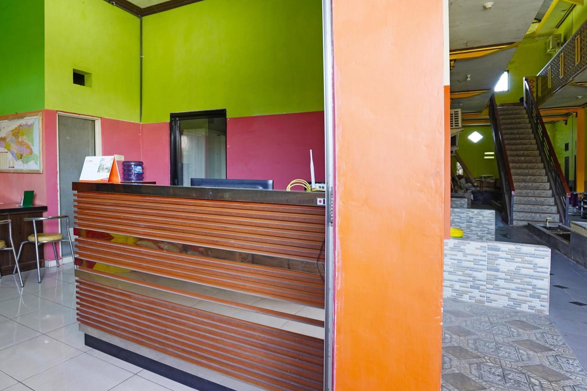 Oyo 91583 D'Cost Green Syariah Surabaya Kültér fotó